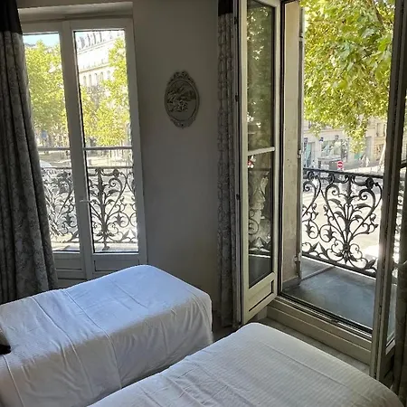 Cluny Square Parigi