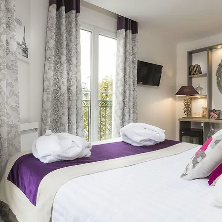 Cluny Square 3*