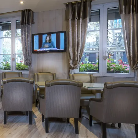 Cluny Square Hotel