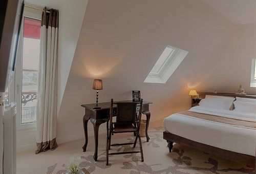 Cluny Square Parigi